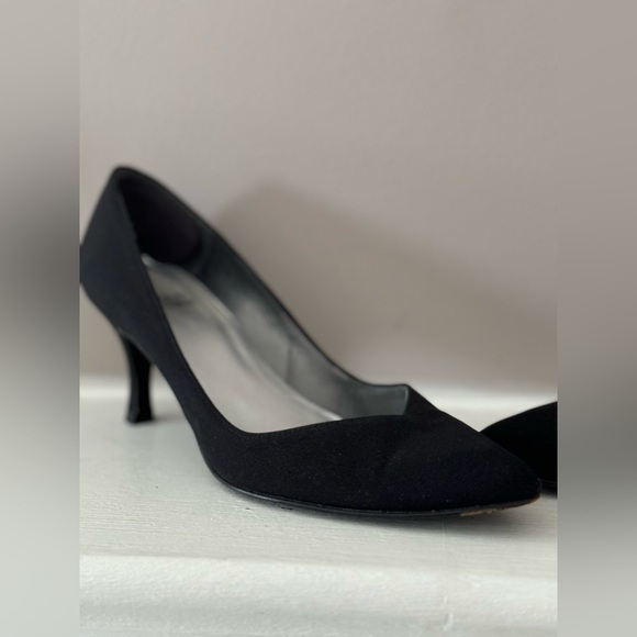 Stuart Weitzman Black Pumps nylon 5 1/2 M office street point toe heel wedding - Picture 8 of 10